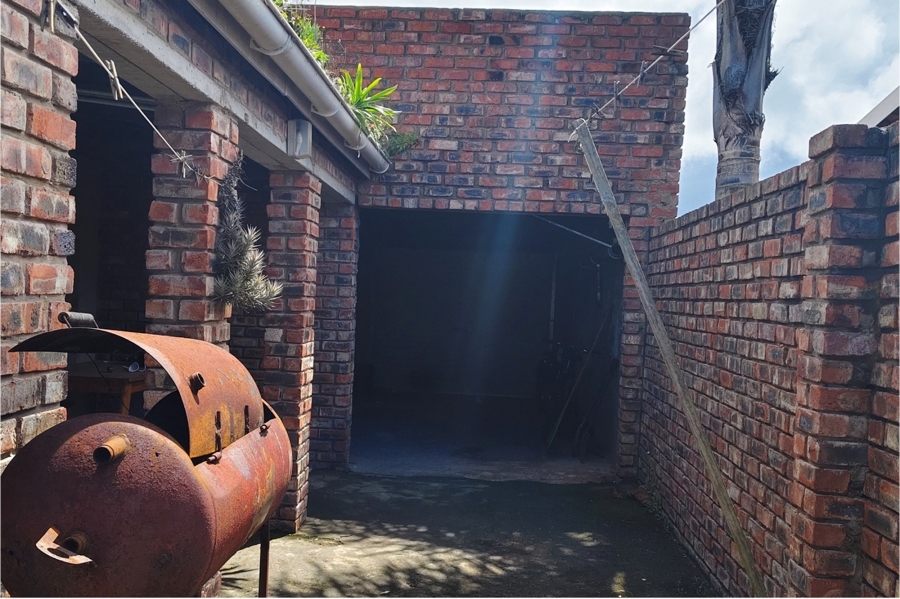 3 Bedroom Property for Sale in Pacaltsdorp Western Cape